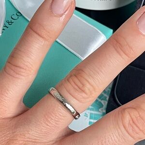 Tiffany & Co. Notes Lucida 3P Diamond Ring in Platinum size 5.5 NEW $1245